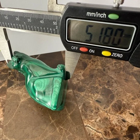 Green Malachite Cats Figurine Carved - Picture 8 of 13